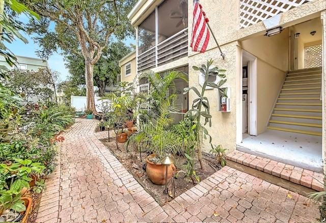 305 Se 11th Ave #D - Photo 3 of 17