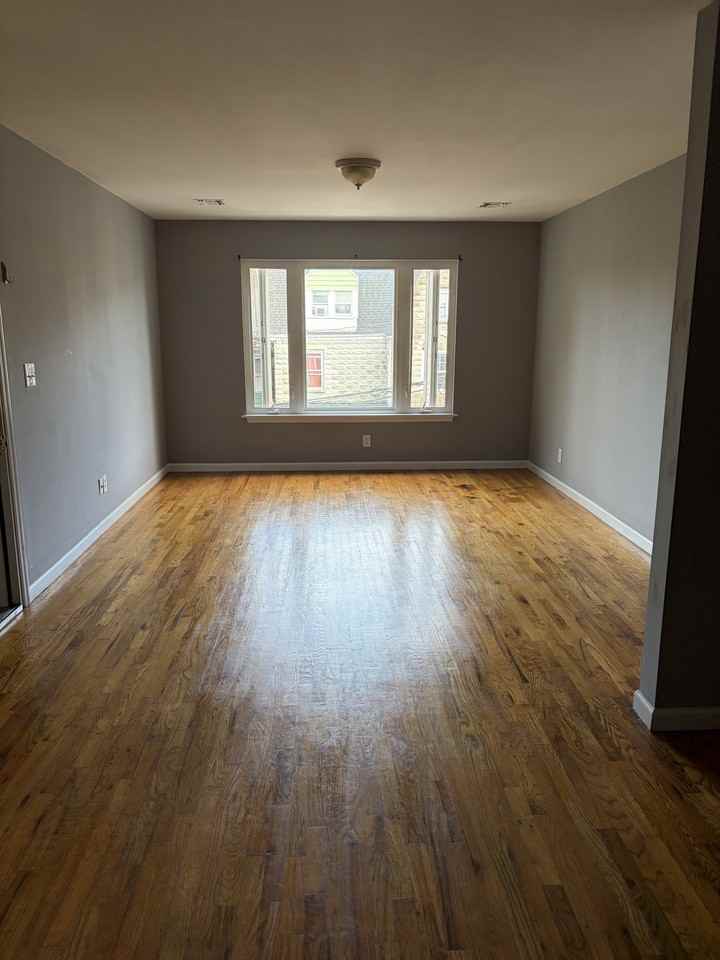 359 Peshine Ave #2ndFL - Photo 3 of 5