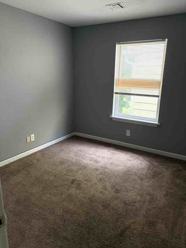 359 Peshine Ave #2ndFL - Photo 4 of 5