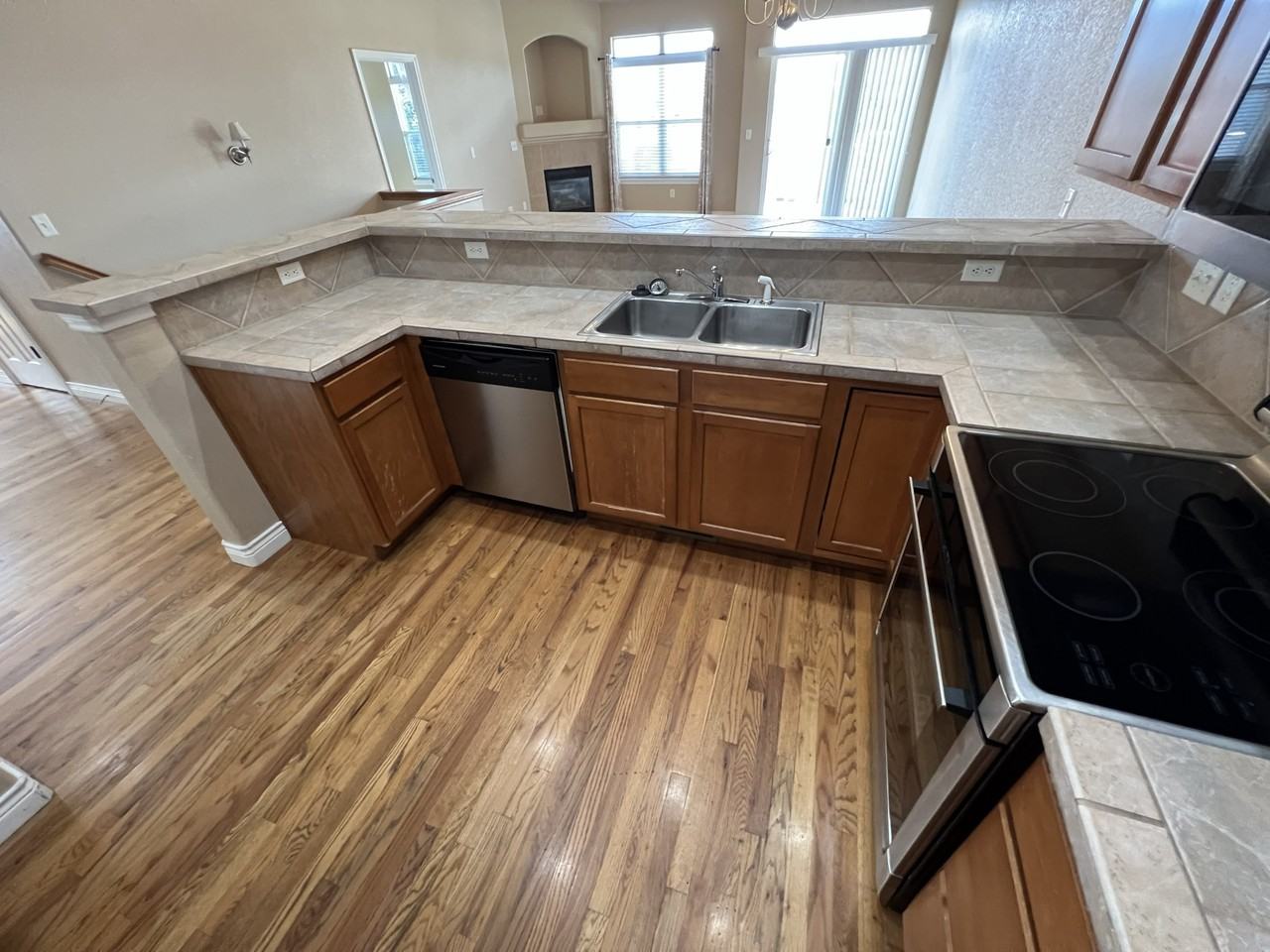 5850 Roy Hts - Photo 2 of 14