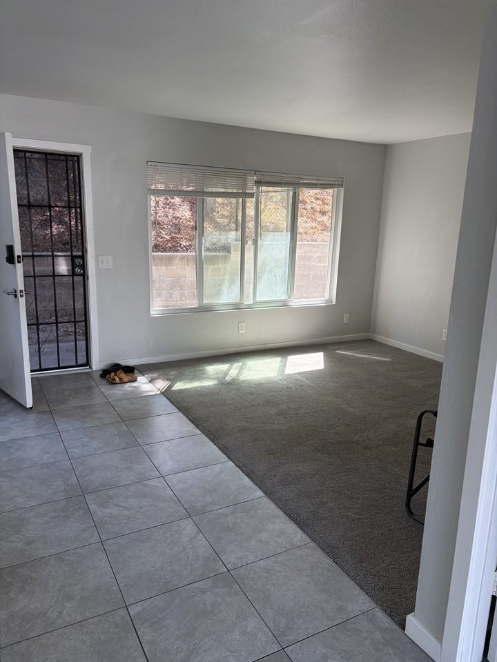 3680 Spyglass Way - Photo 4 of 15