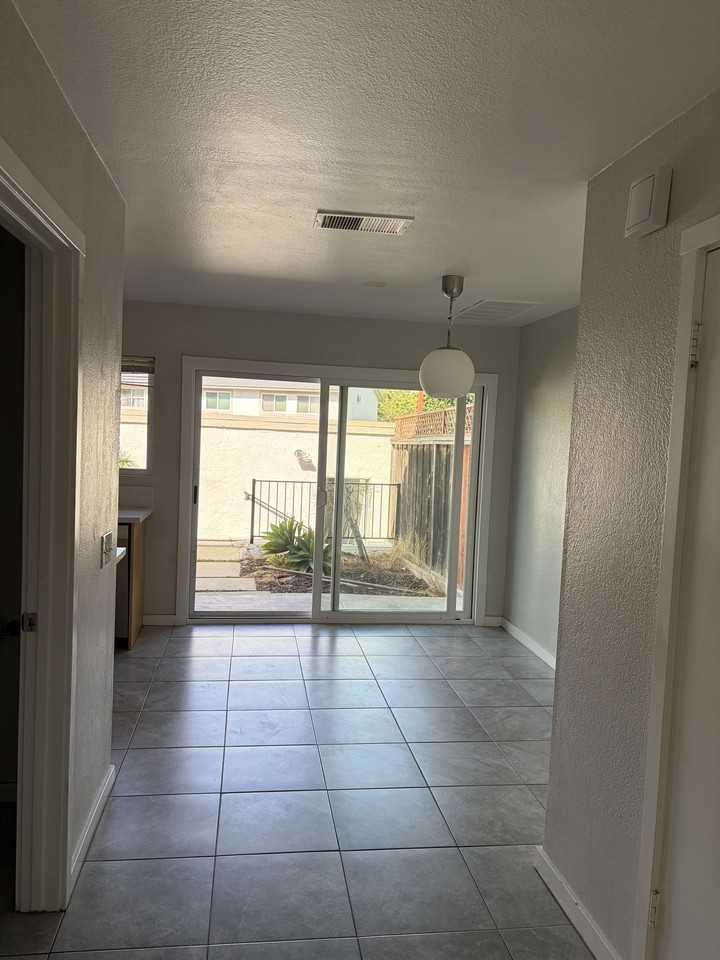 3680 Spyglass Way - Photo 5 of 15