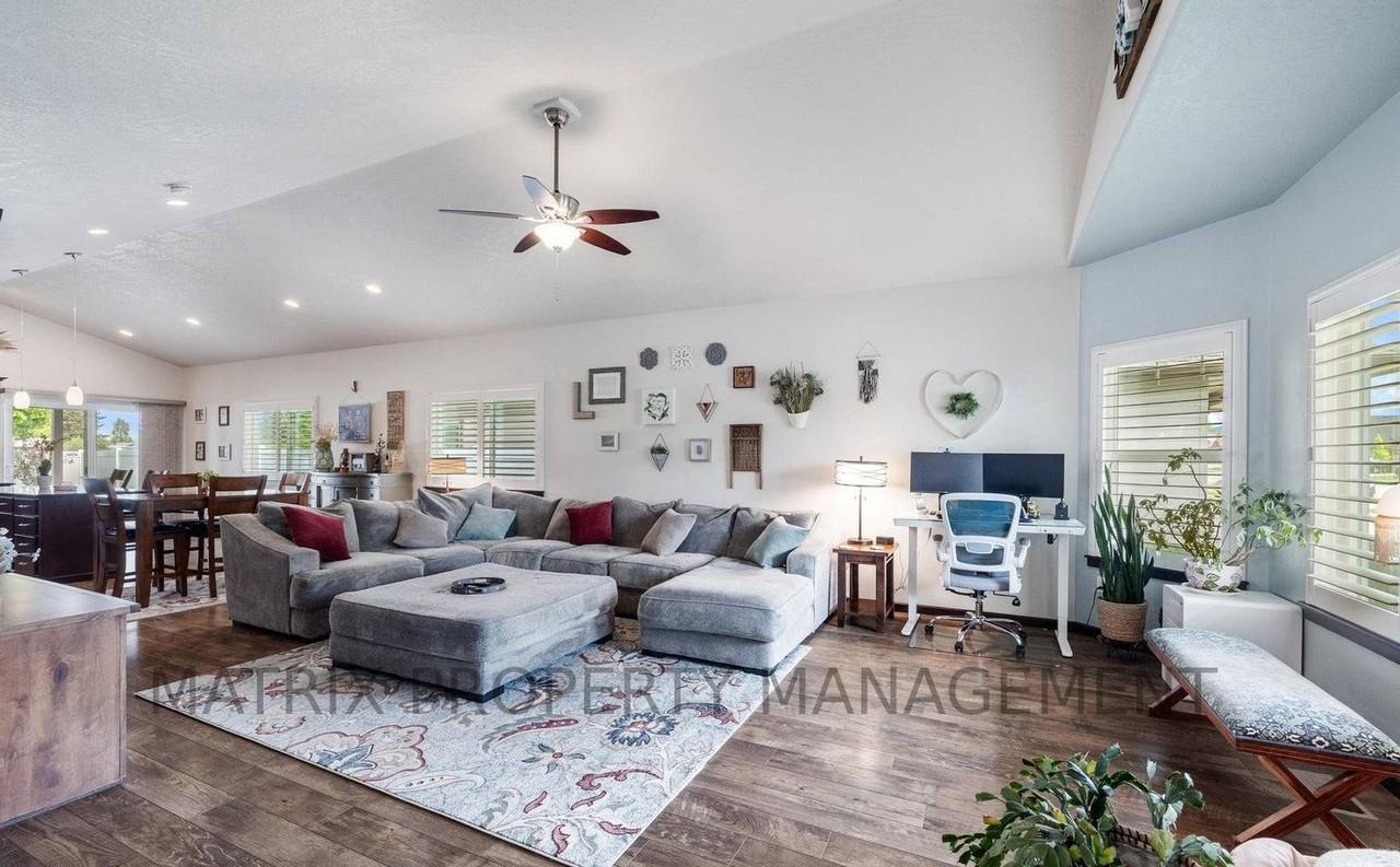 10939 N Seaside St #NA - Photo 5 of 16