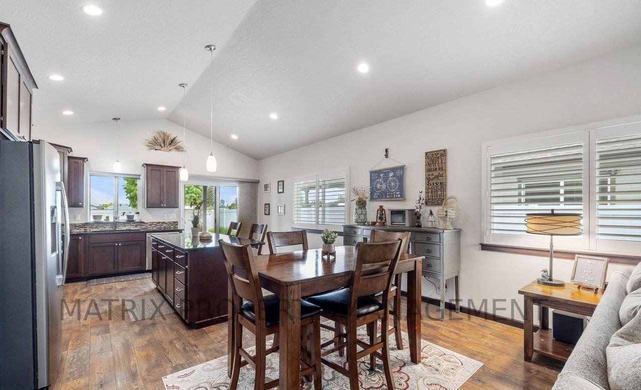 10939 N Seaside St #NA - Photo 7 of 16