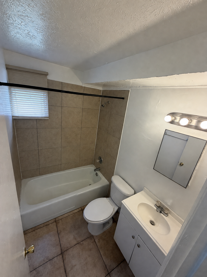 1196 W 30th St #NA - Photo 4 of 4