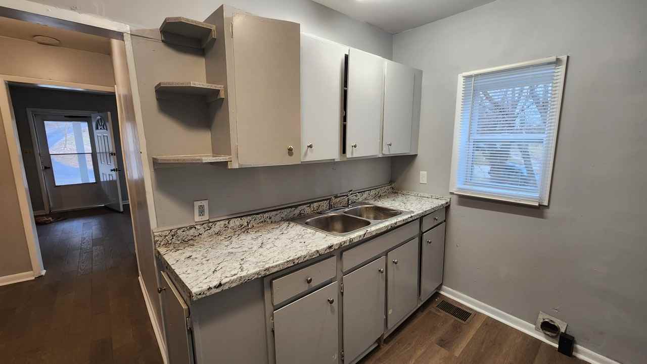 724 Ben Hur Ave #NA - Photo 3 of 23