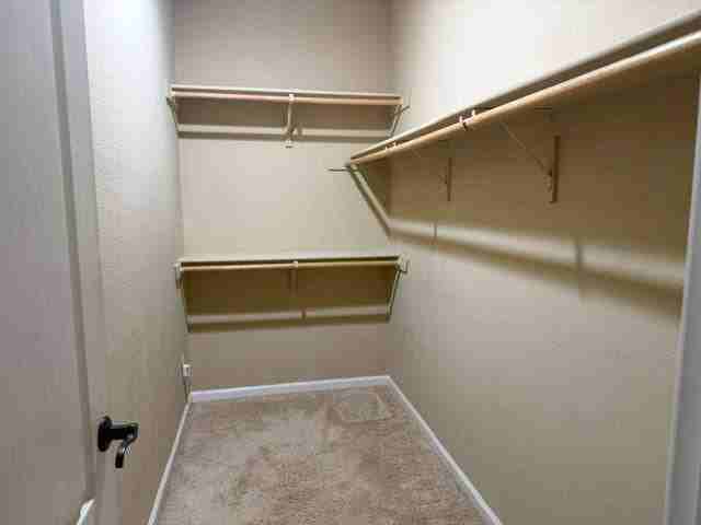 401 Anjou Circle - Photo 4 of 7