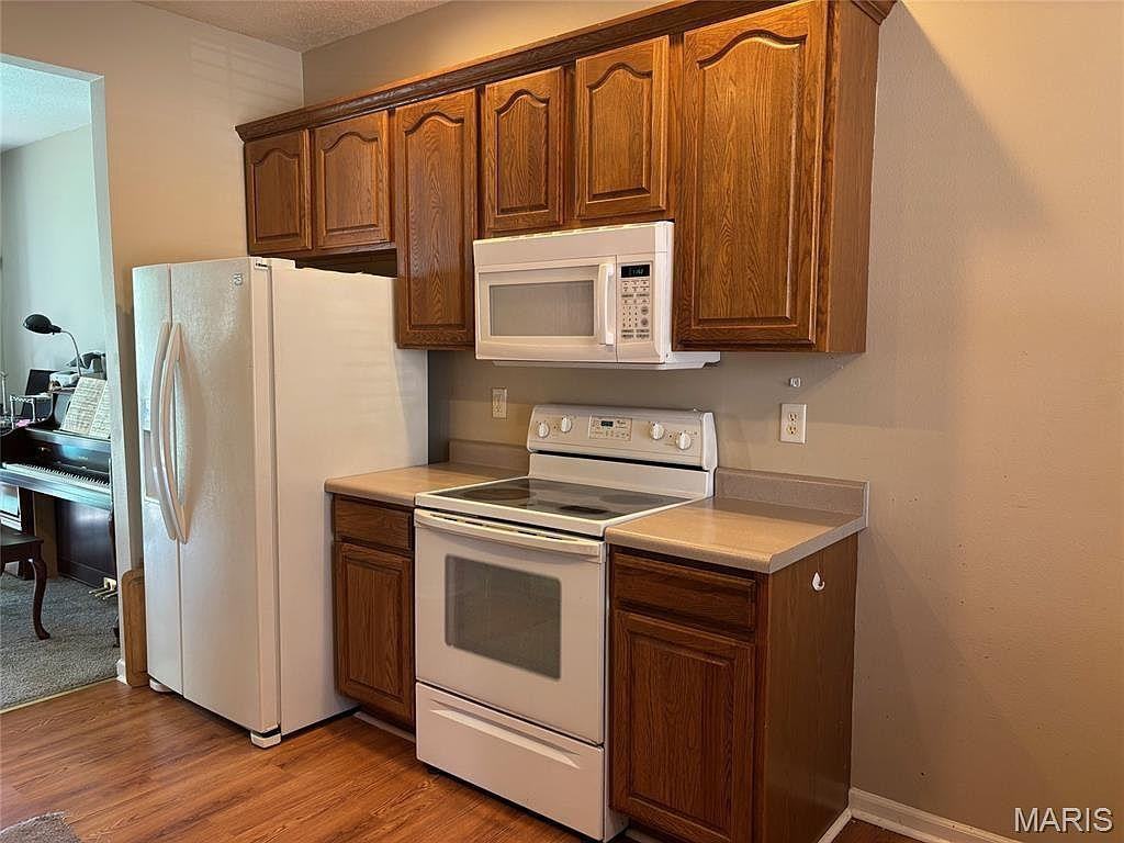 745 Erika St - Photo 5 of 11