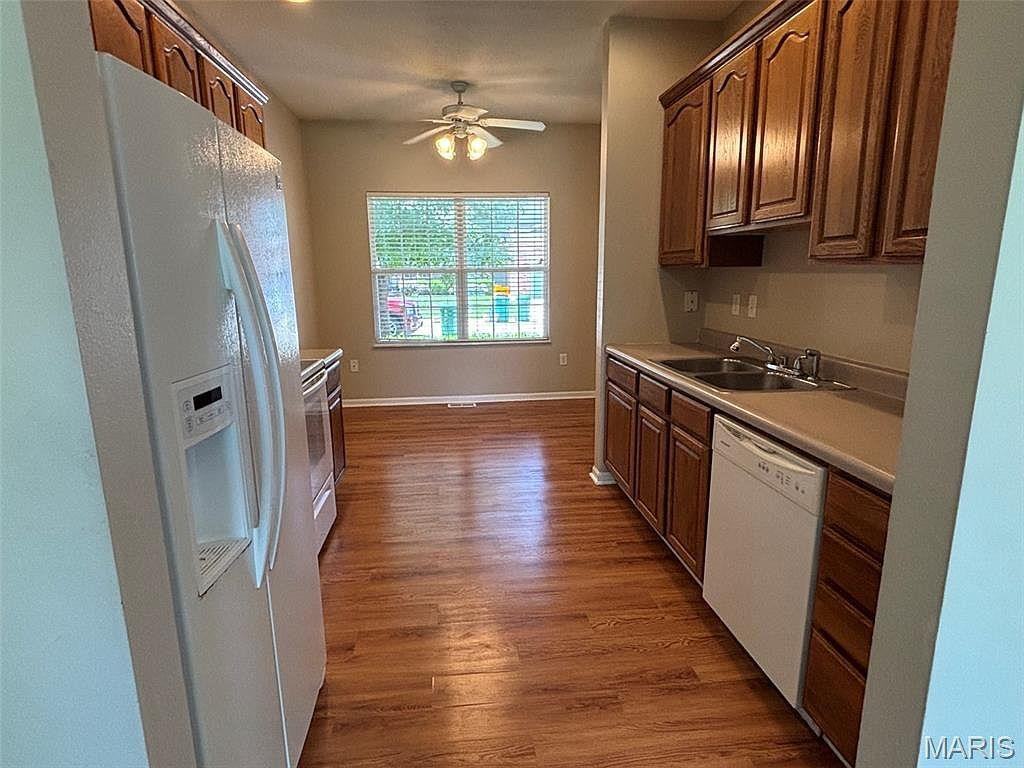 745 Erika St - Photo 6 of 11