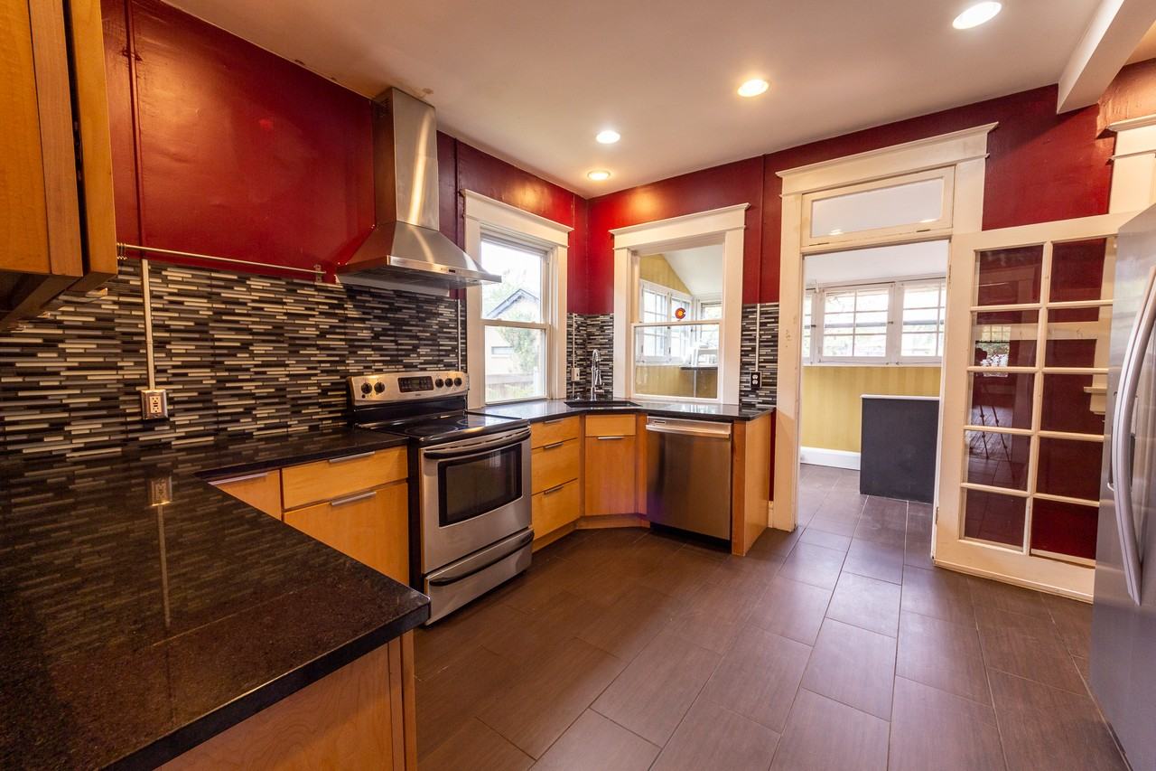 2621 N York St #1 - Photo 5 of 31
