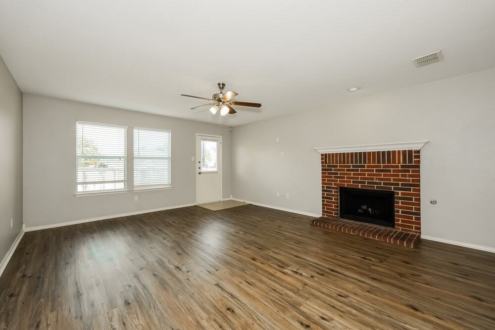 2029 Wildwood Dr - Photo 3 of 16