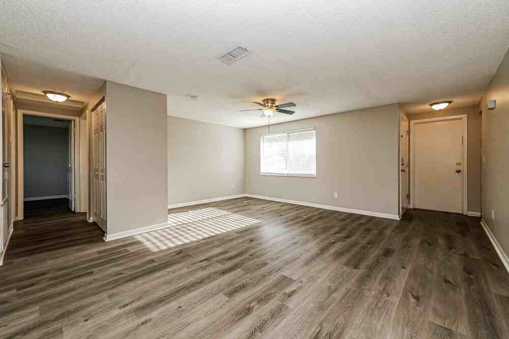 643 Pine Forest Dr - Photo 4 of 16