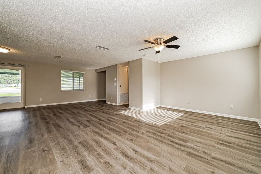 643 Pine Forest Dr - Photo 5 of 16