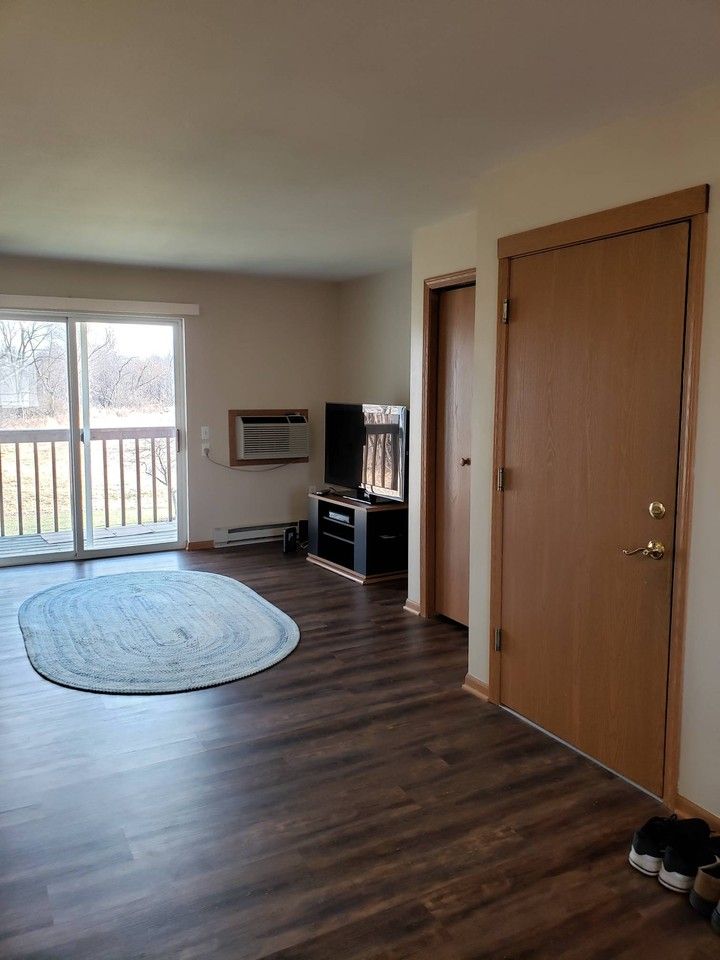 112 Lakewood Ter #3 - Photo 7 of 11