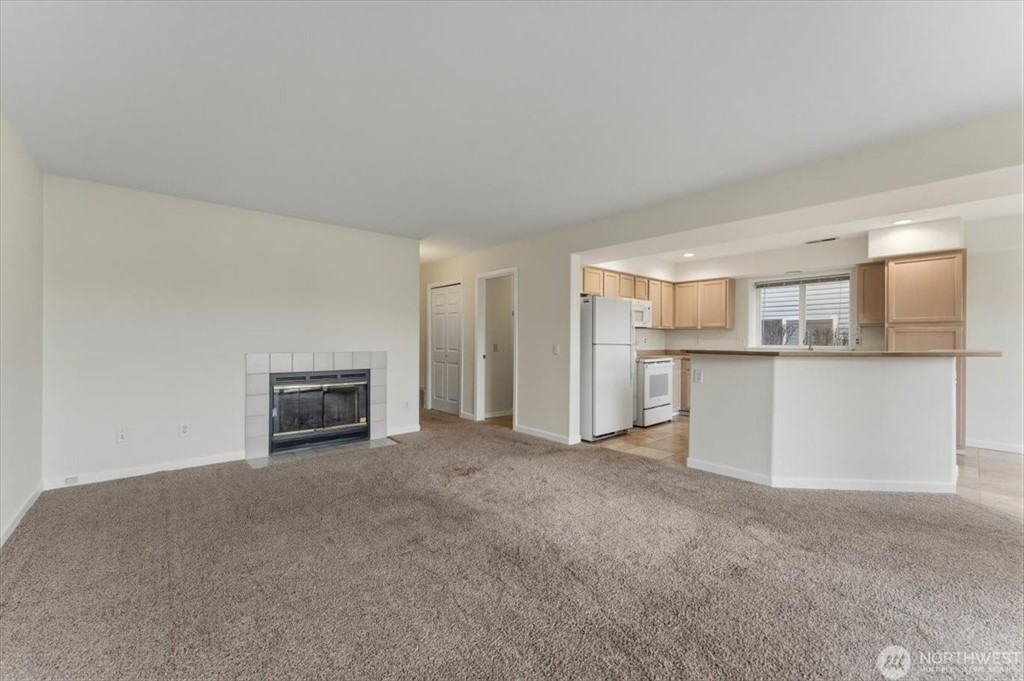 2305 W Woodin Ave #2E - Photo 4 of 31
