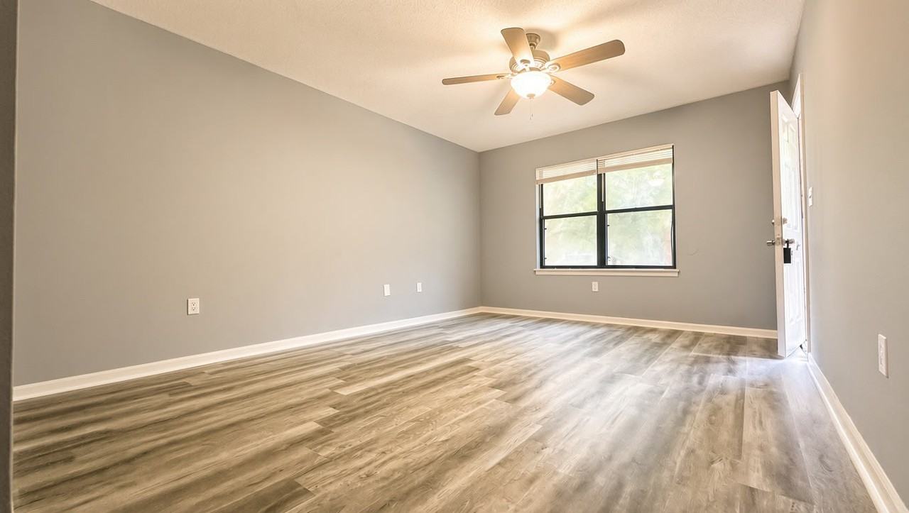 855 Hughey St #1 - Photo 4 of 6
