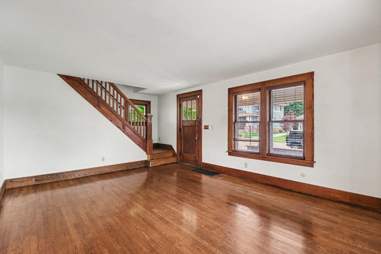 127 Drace St #1 - Photo 4 of 17