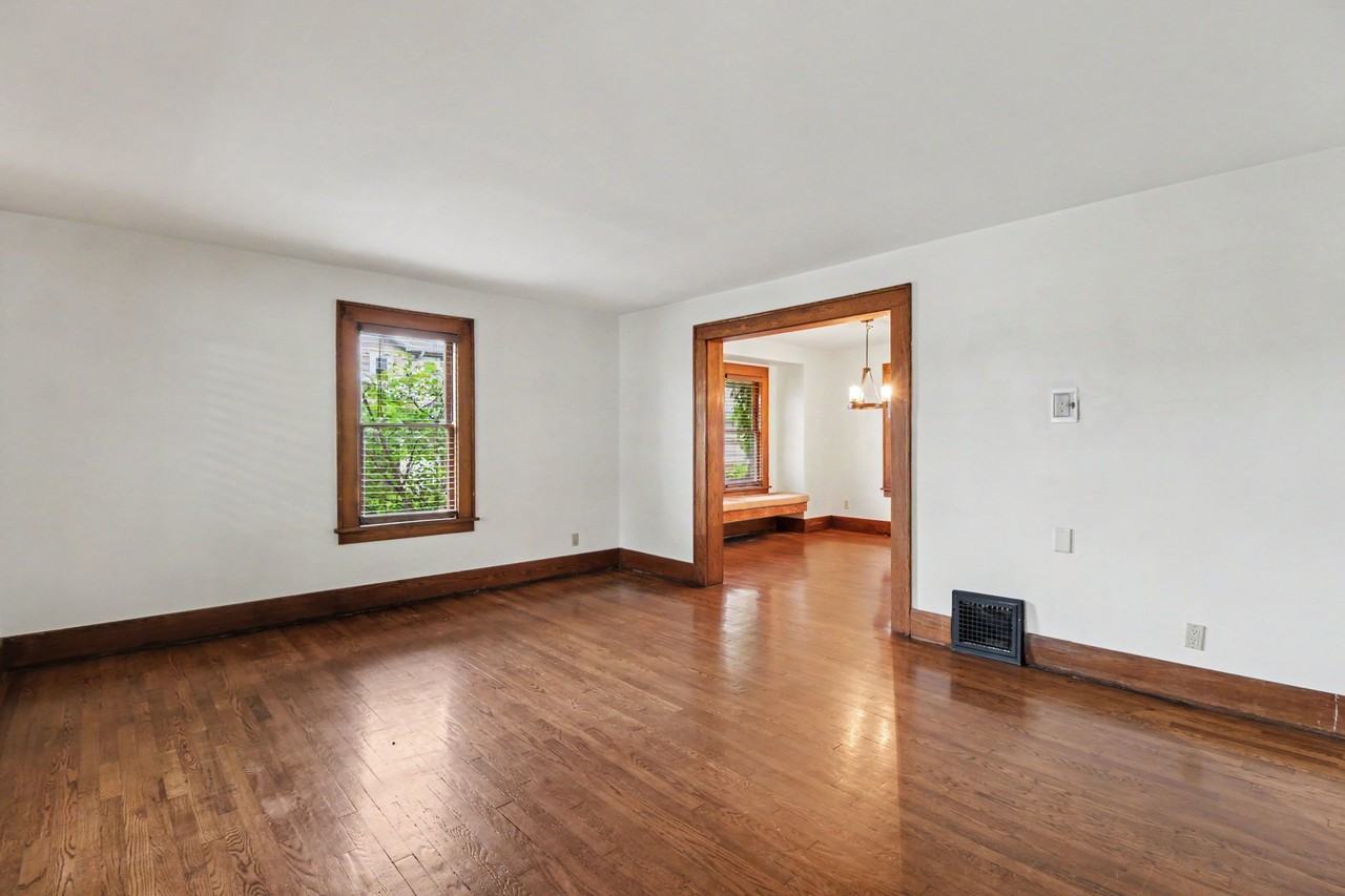 127 Drace St #1 - Photo 5 of 17
