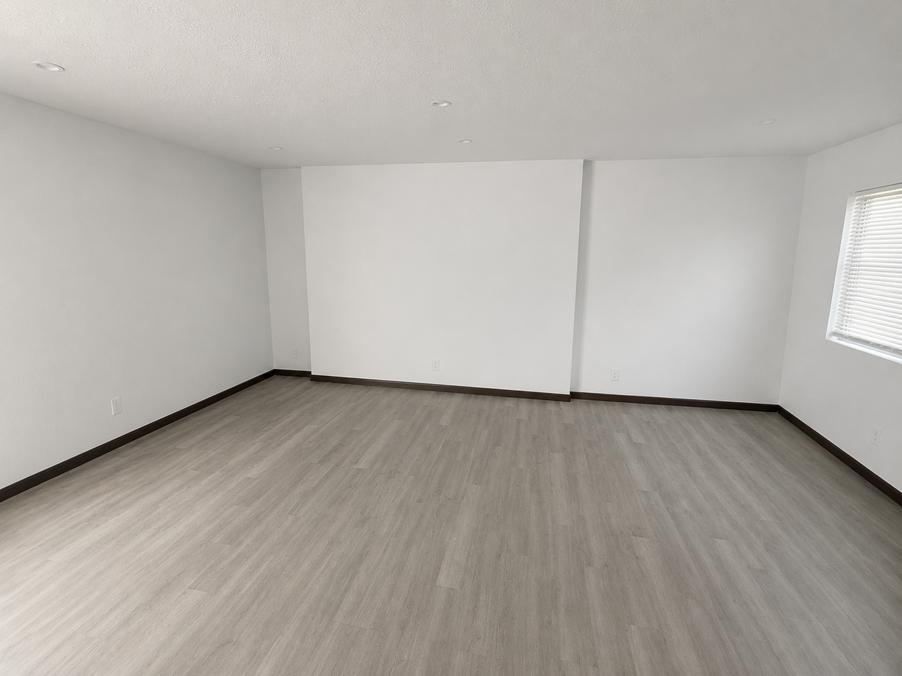 246 W Maple St #B - Photo 2 of 9