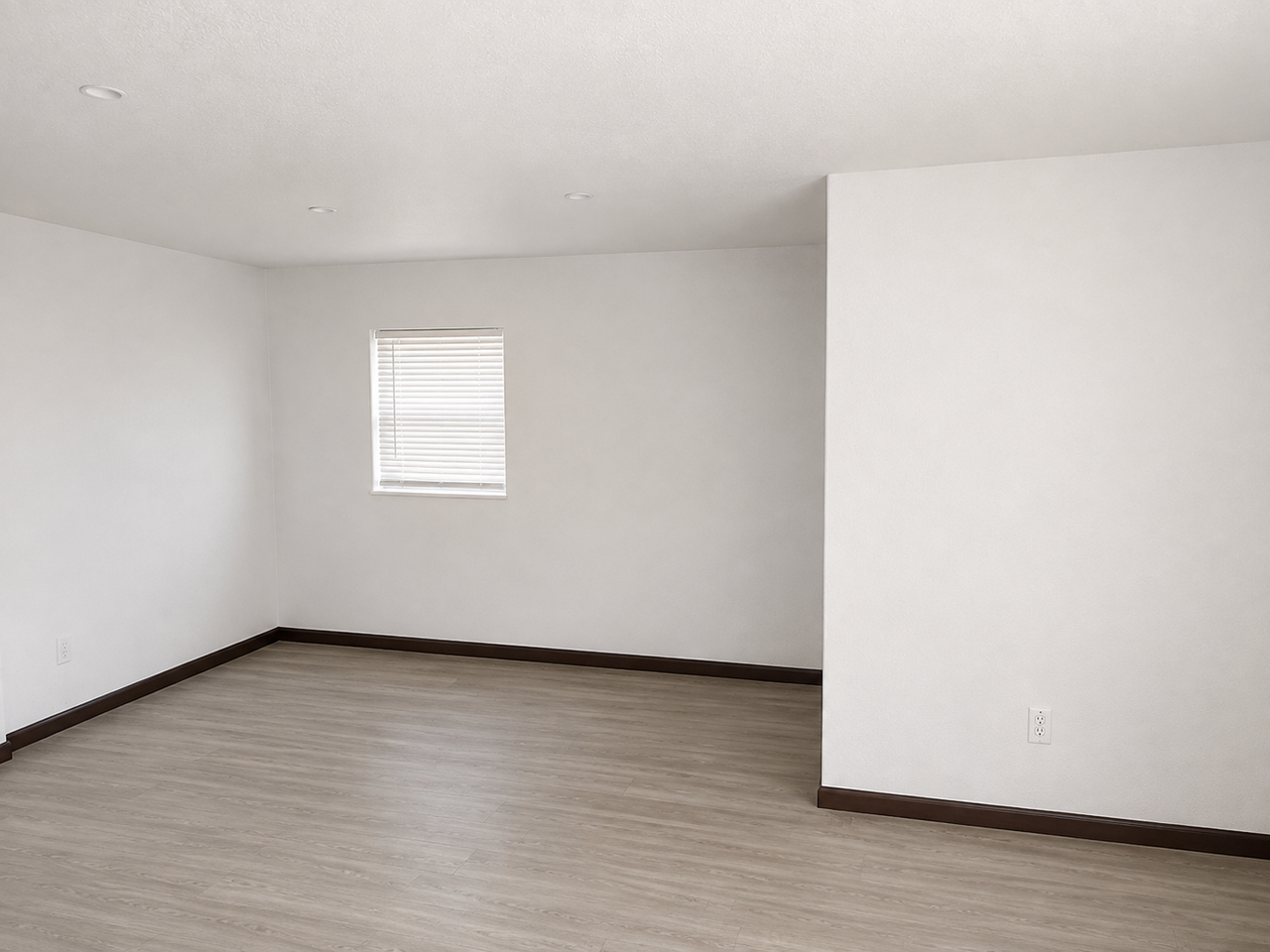 246 W Maple St #B - Photo 3 of 9