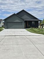 featured image of 1812 E Village Estates Dr #1
