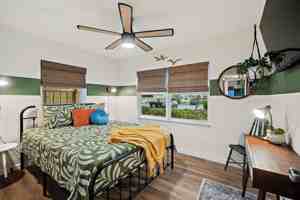 featured image of 1320 Park Dr #1