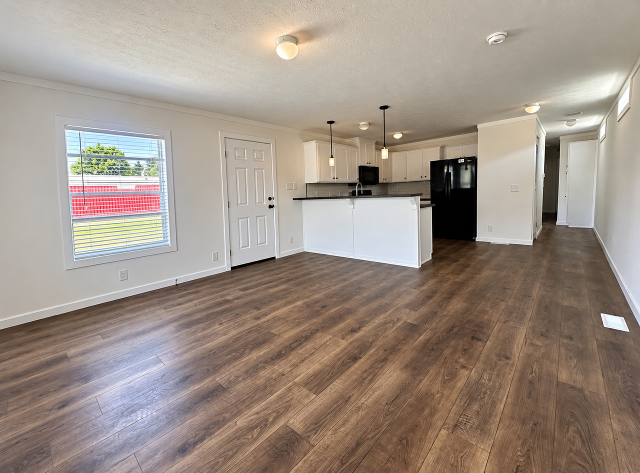 16105 Doyle Rd - Photo 2 of 9