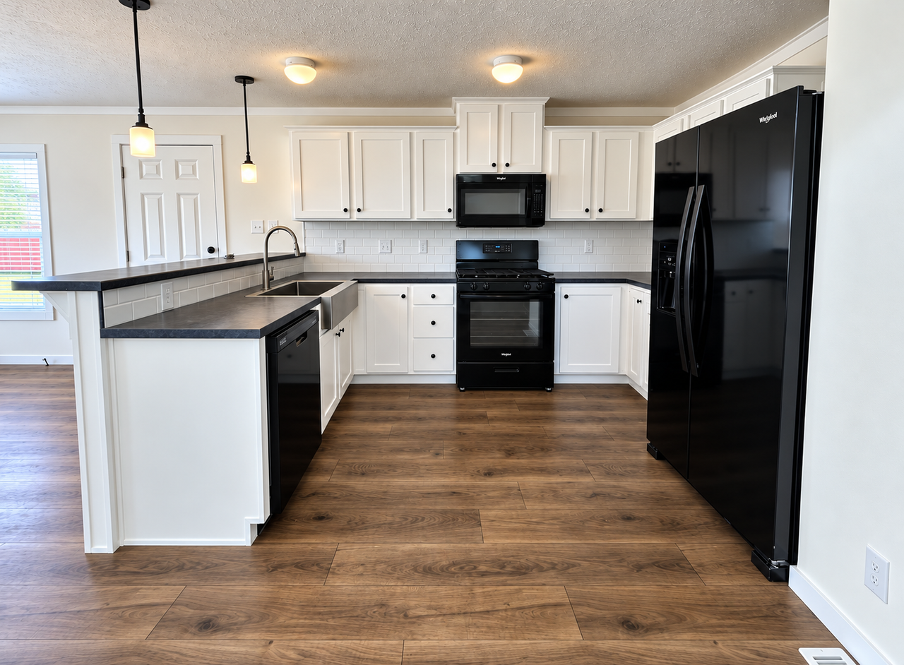 16105 Doyle Rd - Photo 3 of 9