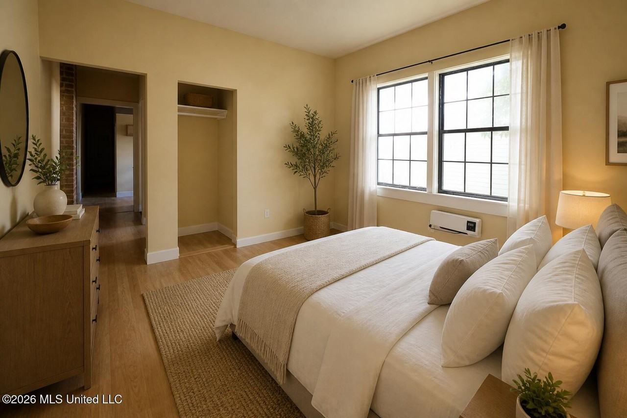 207 Saint Mary St - Photo 7 of 27