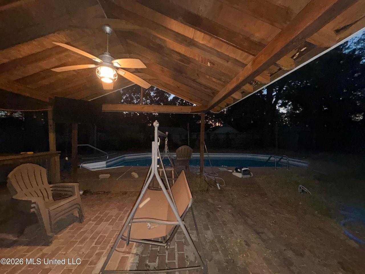 8303 Farmington Dr E - Photo 4 of 7