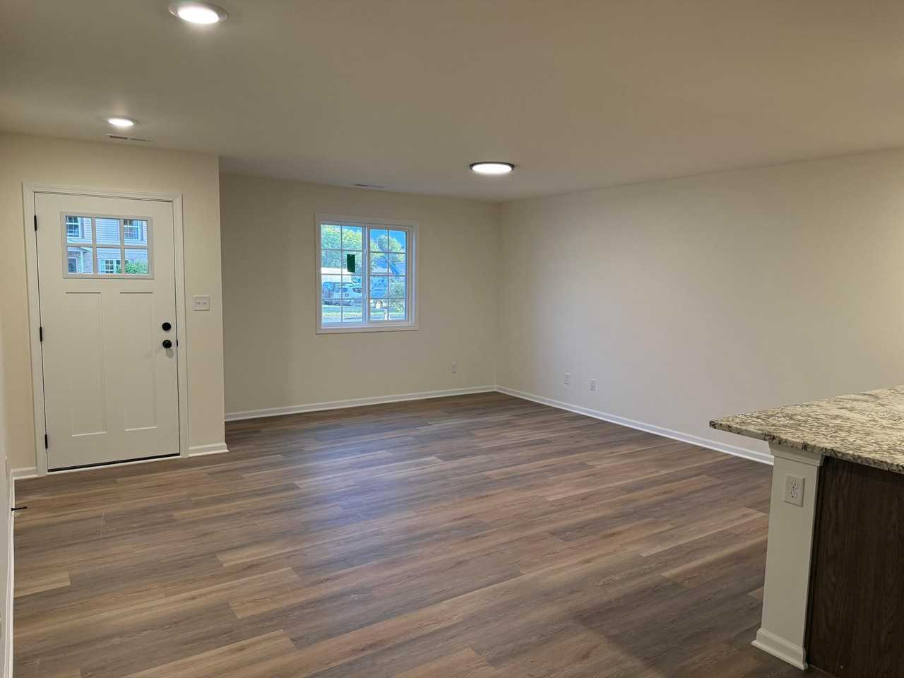 1621 Firestone Ln - Photo 2 of 15
