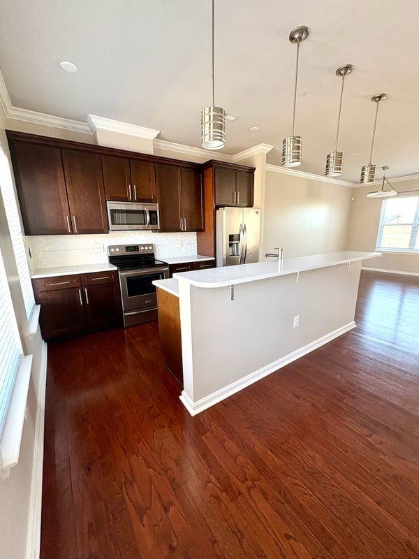 405 Woodcrest Dr Se - Photo 6 of 25