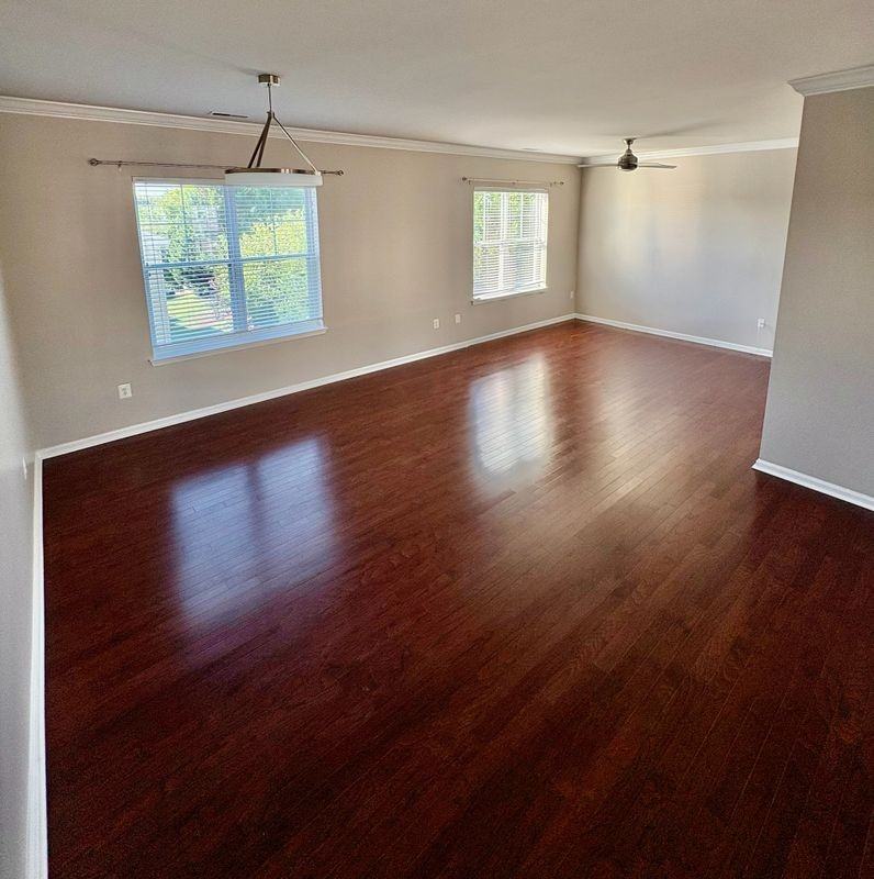405 Woodcrest Dr Se - Photo 7 of 25