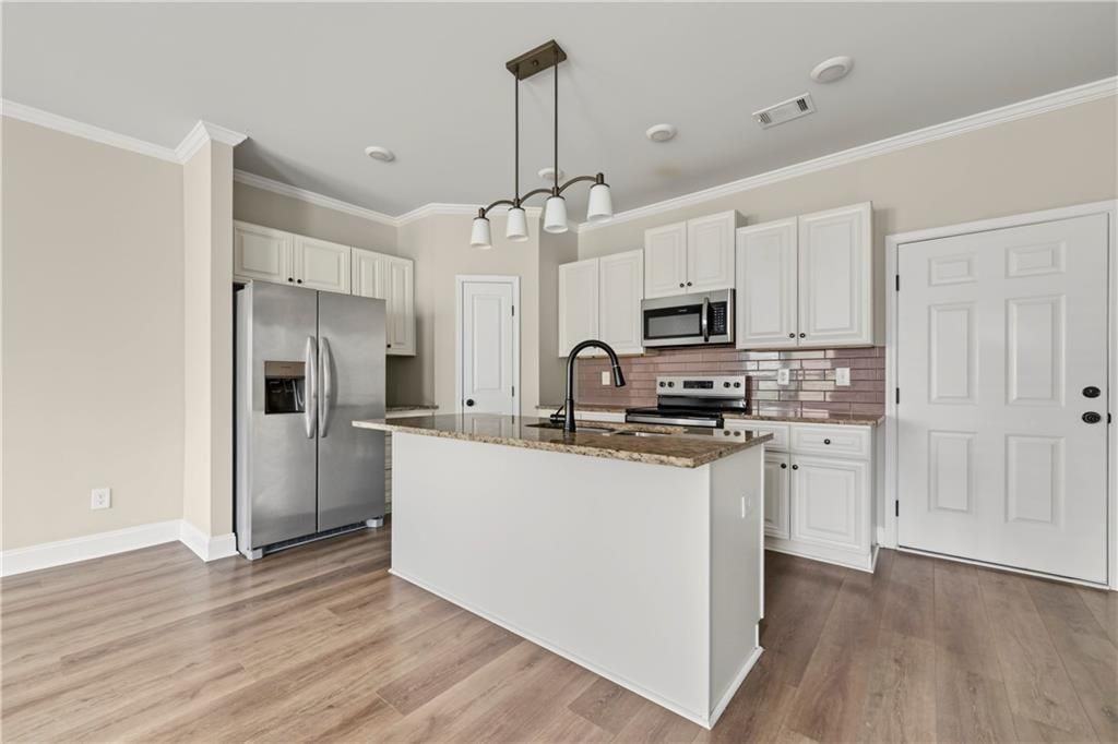 4215 Fulson Ct - Photo 2 of 20