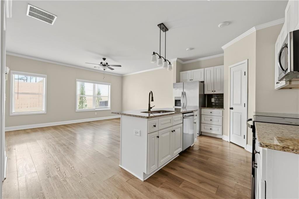 4215 Fulson Ct - Photo 3 of 20