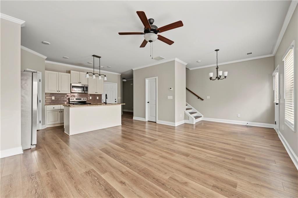 4215 Fulson Ct - Photo 4 of 20