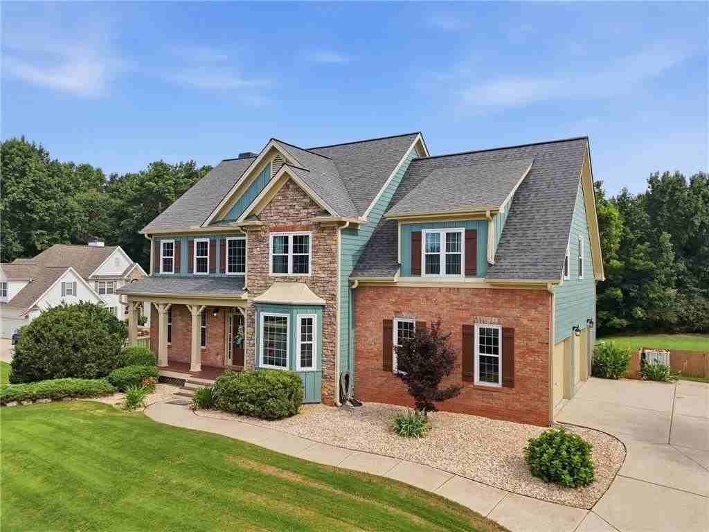 8205 Applewood Ct - Photo 4 of 45