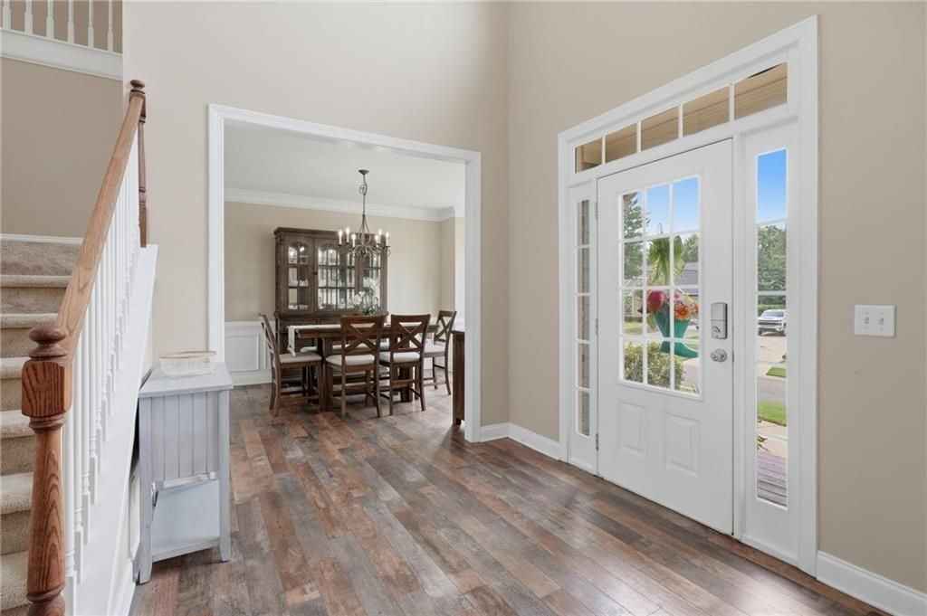8205 Applewood Ct - Photo 7 of 45