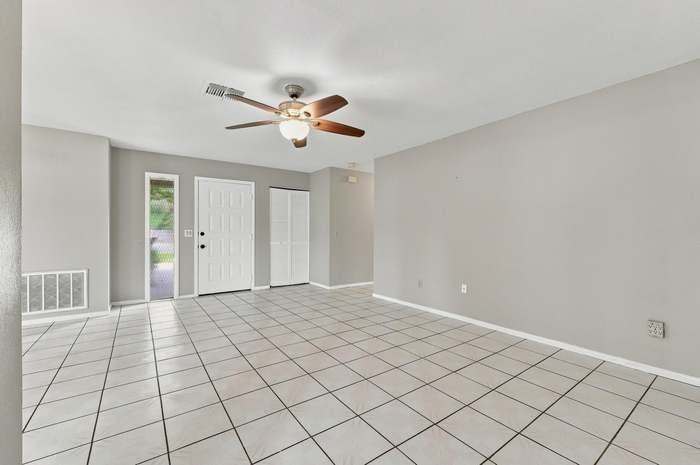 112 Jersey Woods Ct - Photo 4 of 35