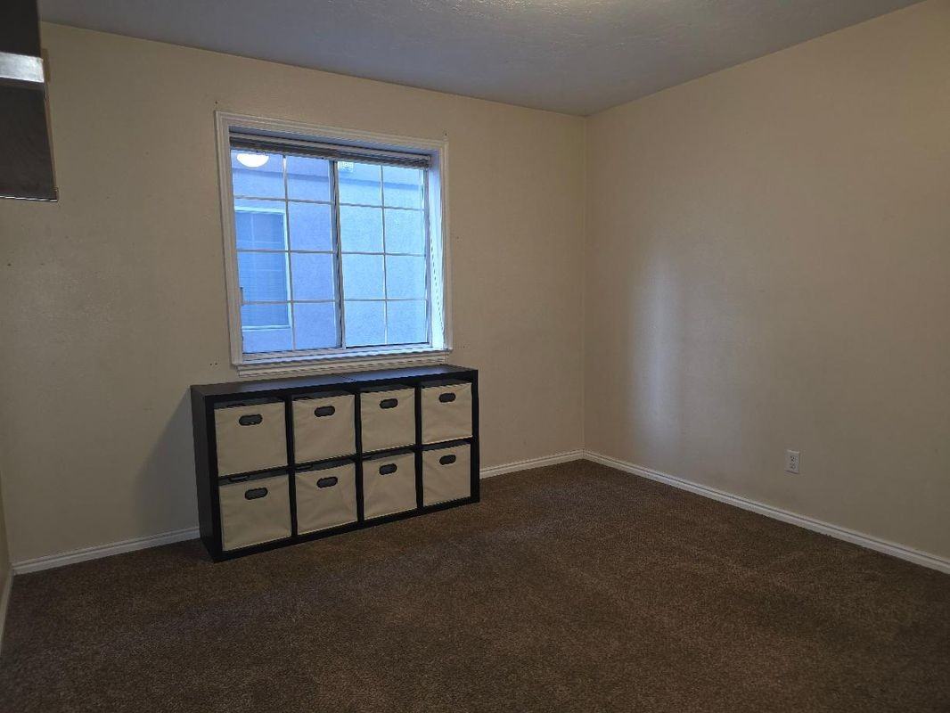 949 N University Ave ##19 - Photo 3 of 12