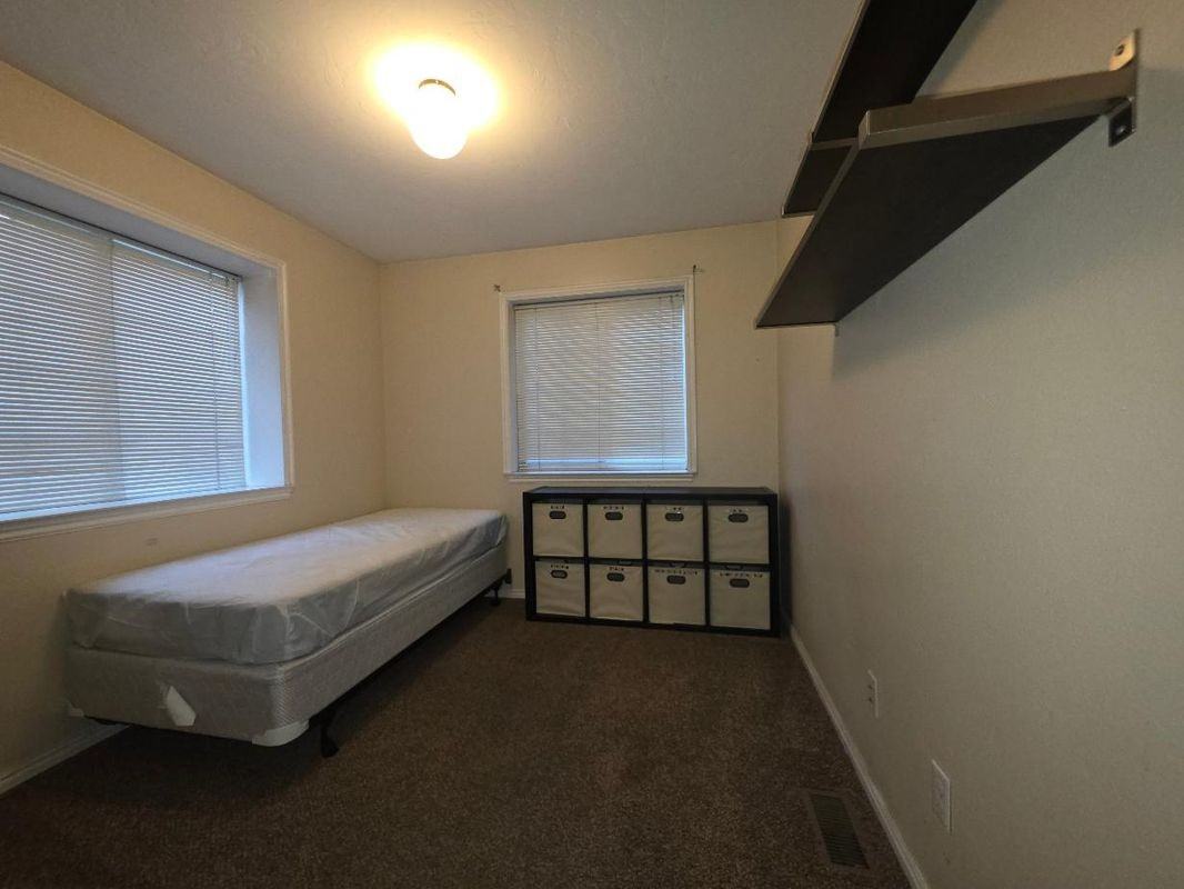 949 N University Ave ##19 - Photo 4 of 12
