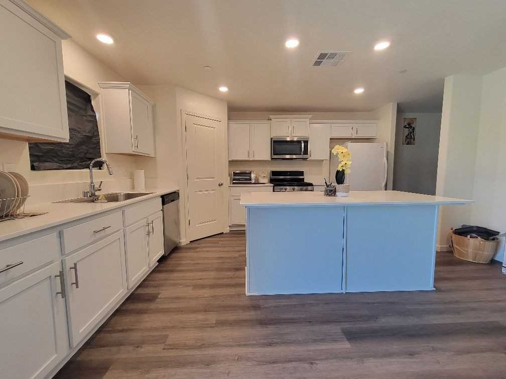 675 Veronica St - Photo 2 of 19