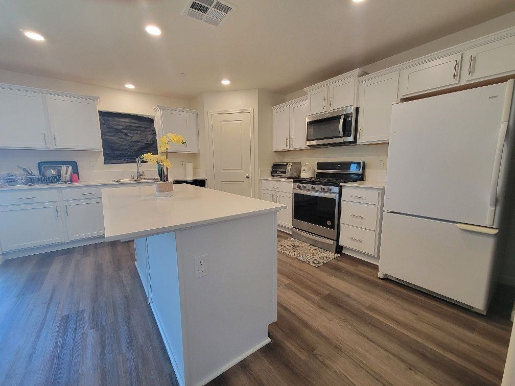 675 Veronica St - Photo 3 of 19