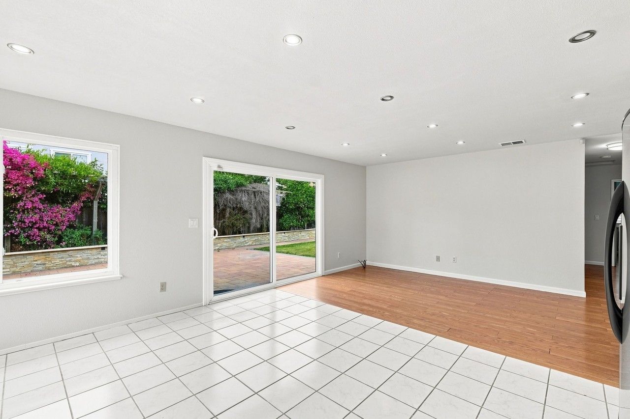 33588 Bardolph Cir - Photo 3 of 23