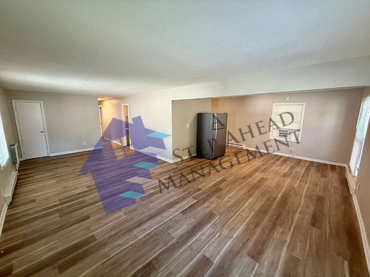 955 N Belmont Ave - Photo 4 of 22