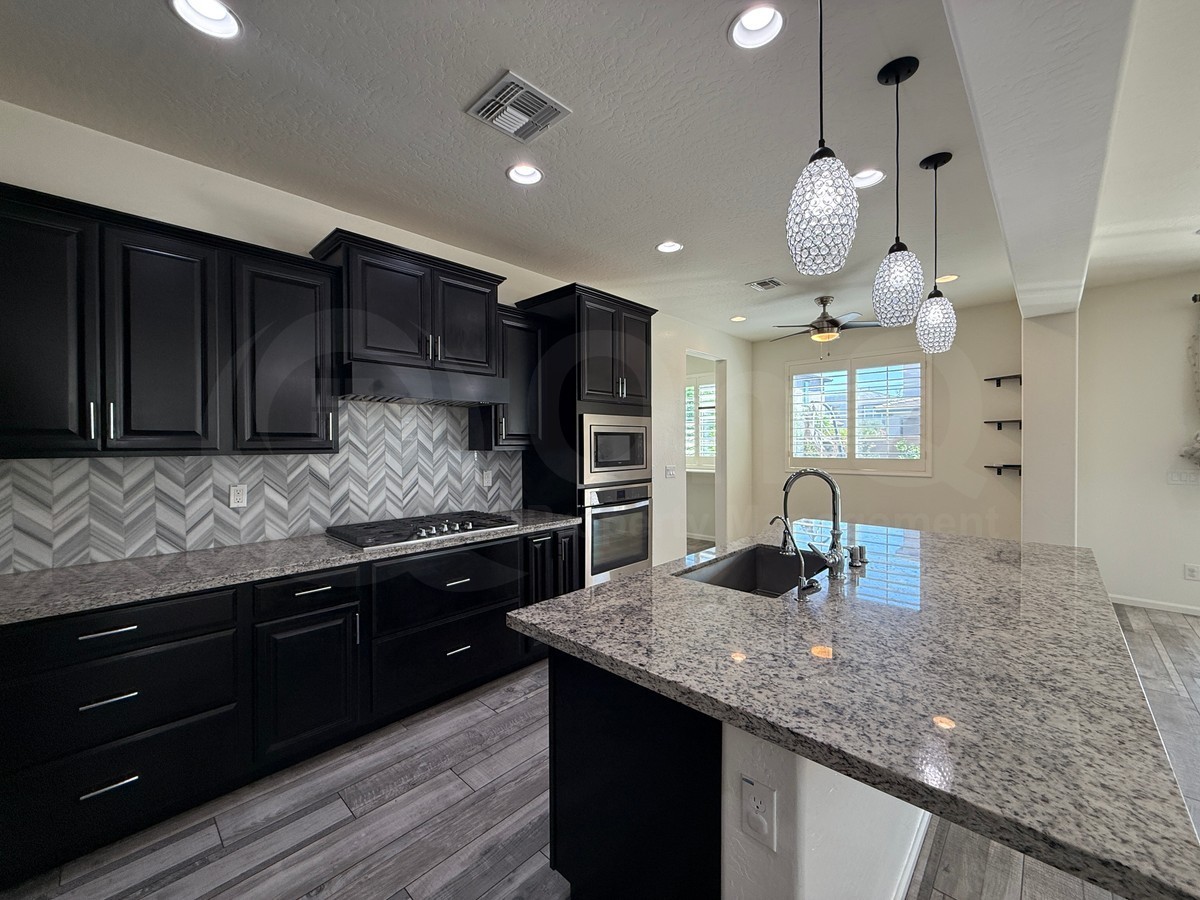 213 E Lantana Dr - Photo 5 of 41