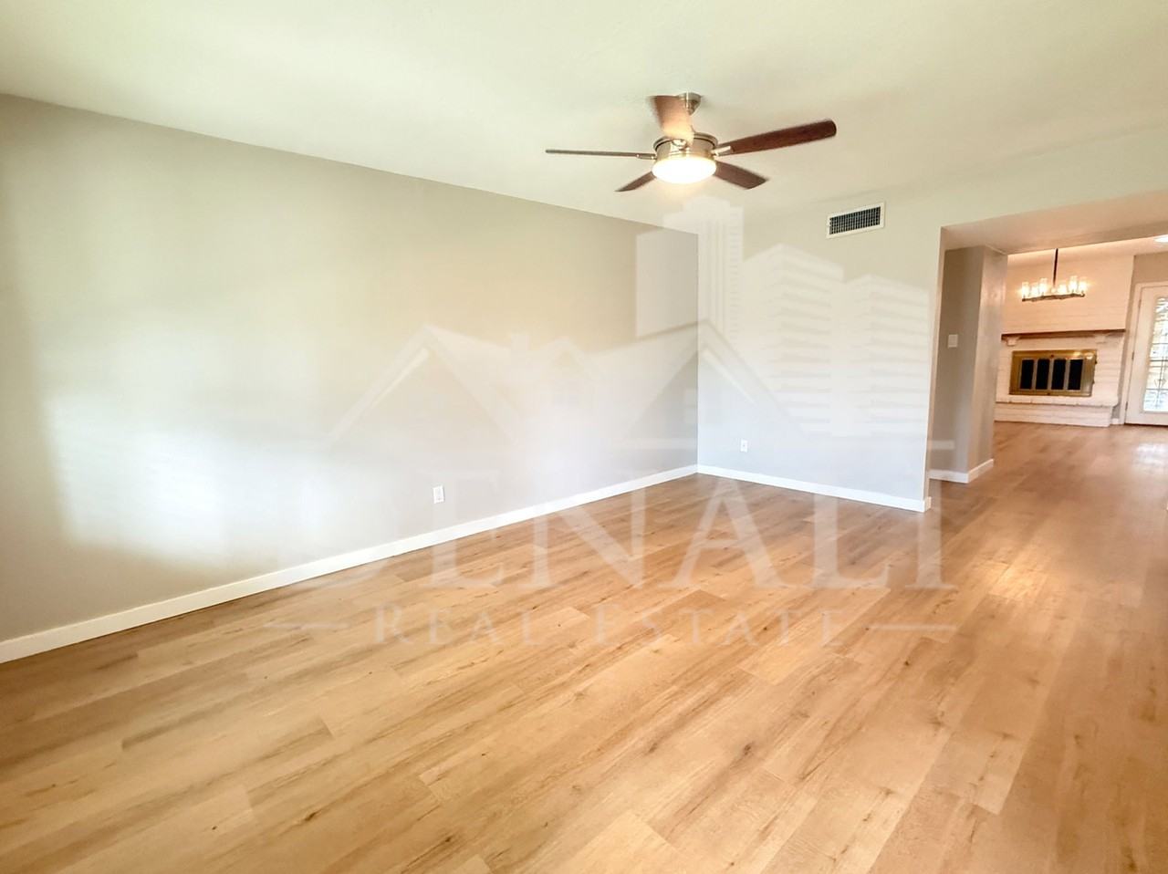 8314 E Keim Dr - Photo 2 of 21