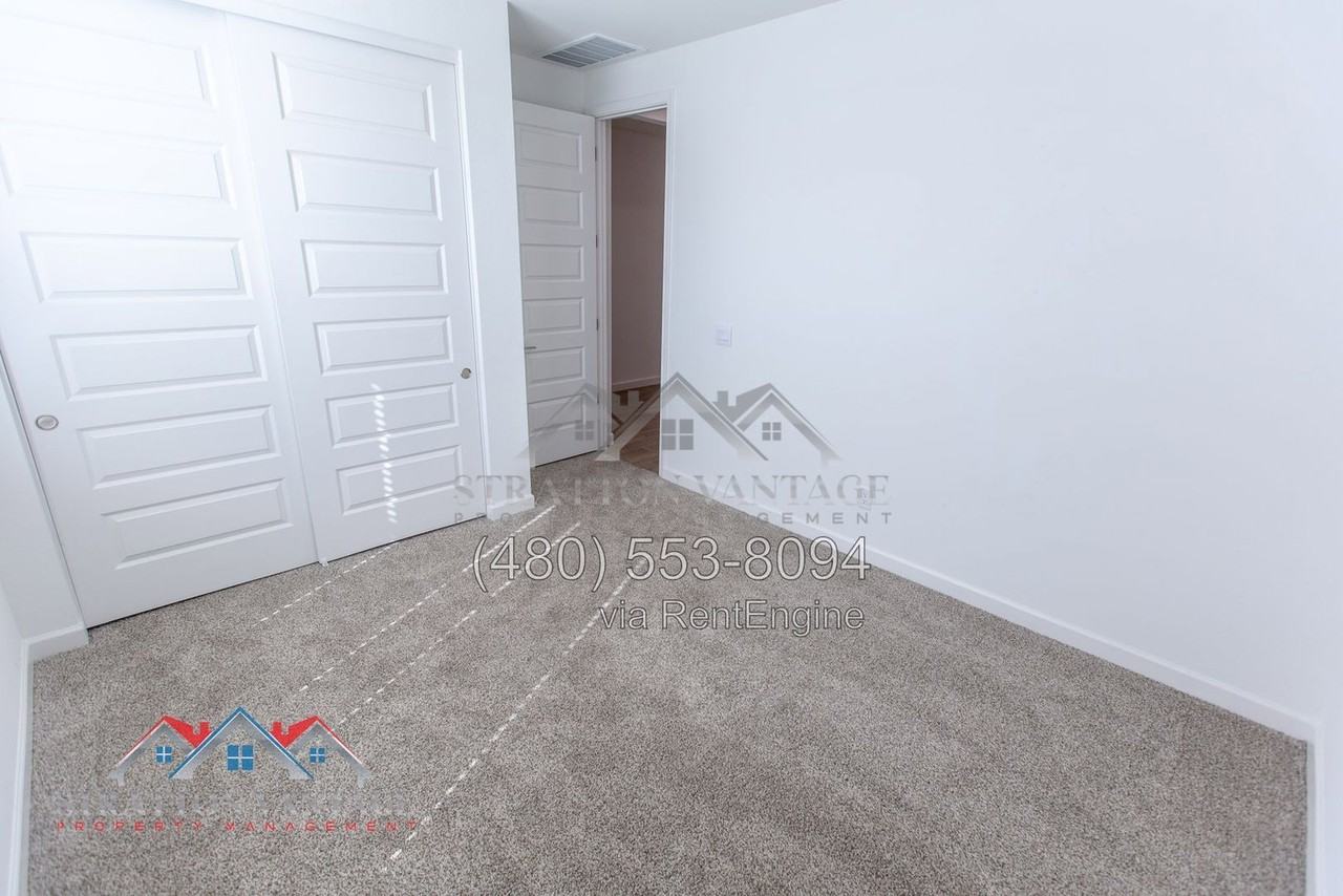 9981 N 177th Dr - Photo 7 of 42