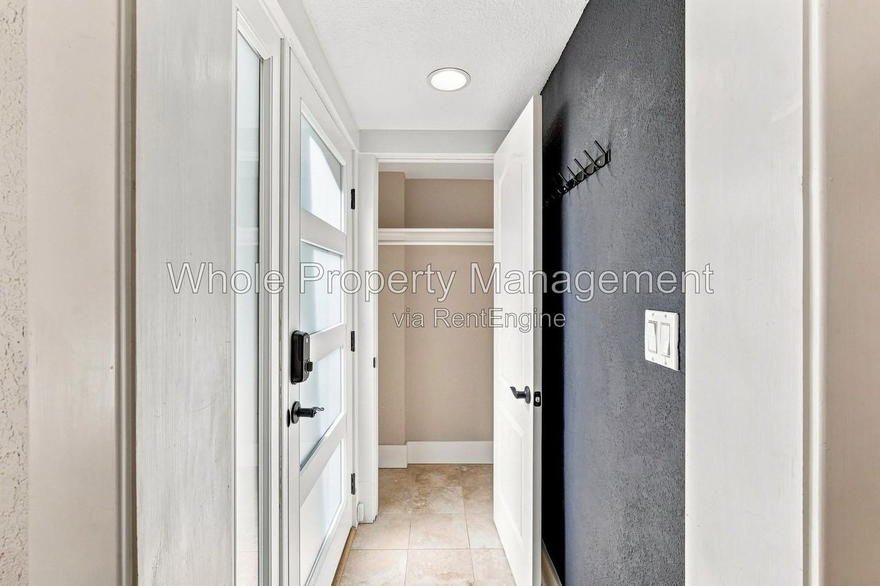 630 S Clarkson St - Photo 3 of 21