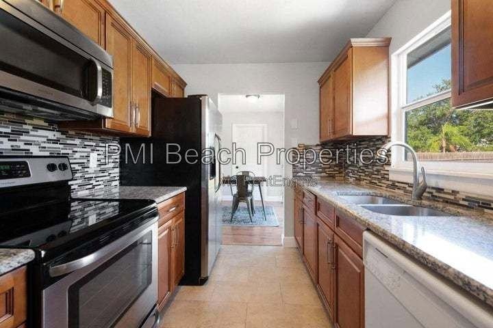 2456 Se Melaleuca Blvd - Photo 2 of 14